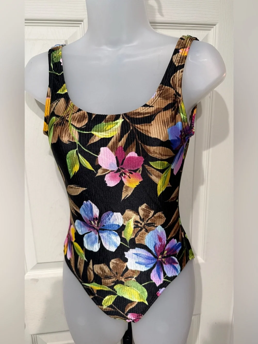 VTG Catalina Black and White Floral One-Piece Swimsuit with matching Shirt Wrap